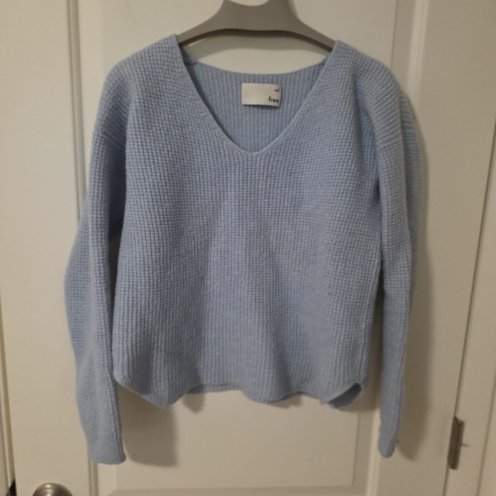 Aritzia wilfred free v neck sweater Blue 100% Merino Wool